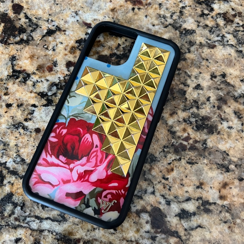 Wildflower iPhone 13 Case
Blue Floral Stud